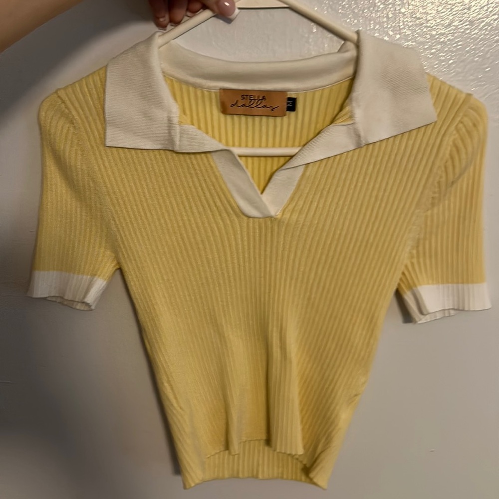 super cute boutique top! nice quality and can stretch!